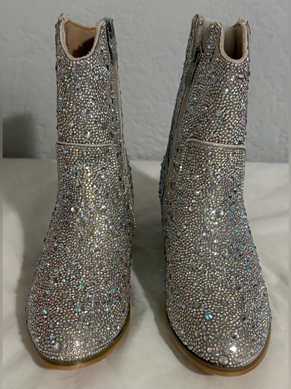 NEW Girls Size 3 Badgley Mischka Sparkling Rhinestone Ankle Boots - Silver Glam